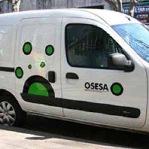 Adhesivo vehicular