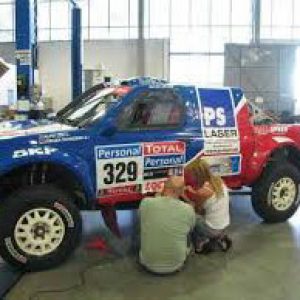 Adhesivo vehicular